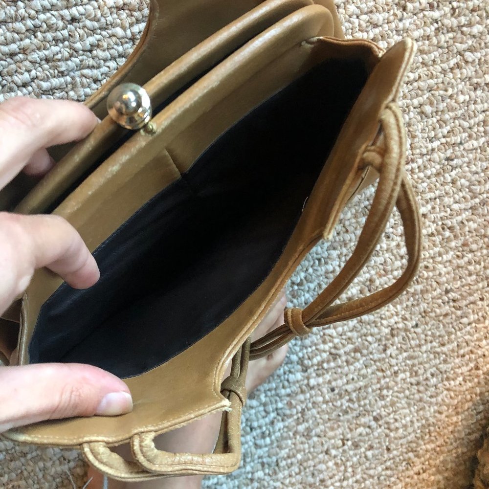 Vintage Tan Purse - Picture 6 of 8